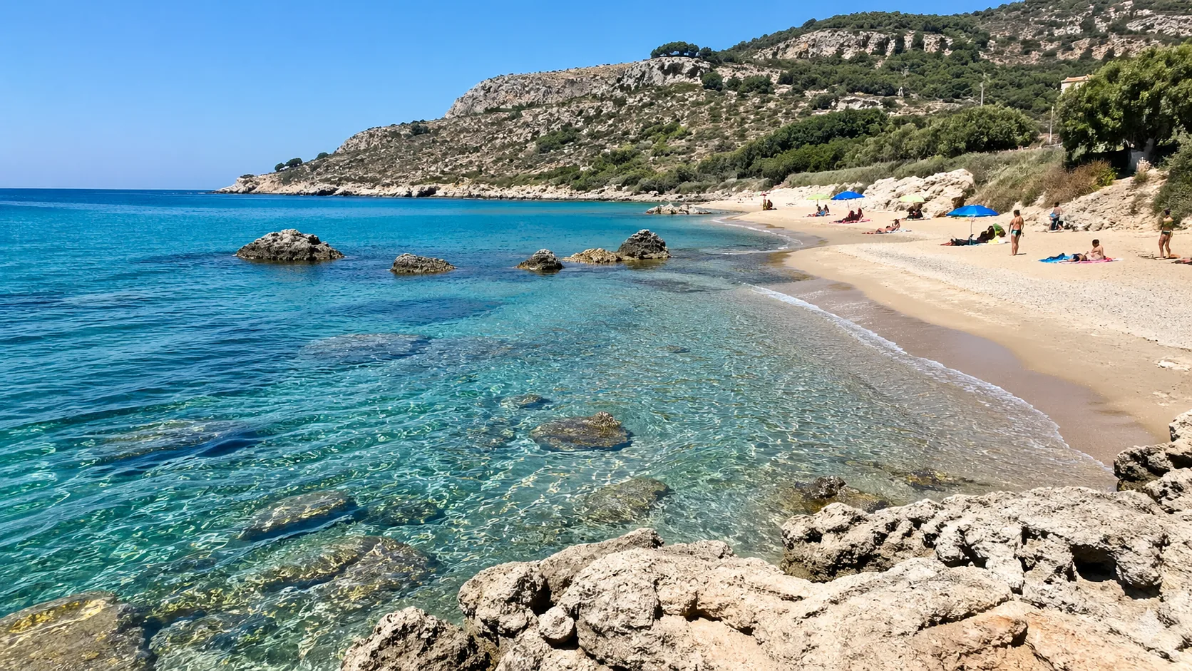 Strand mit Sonne und Meer
