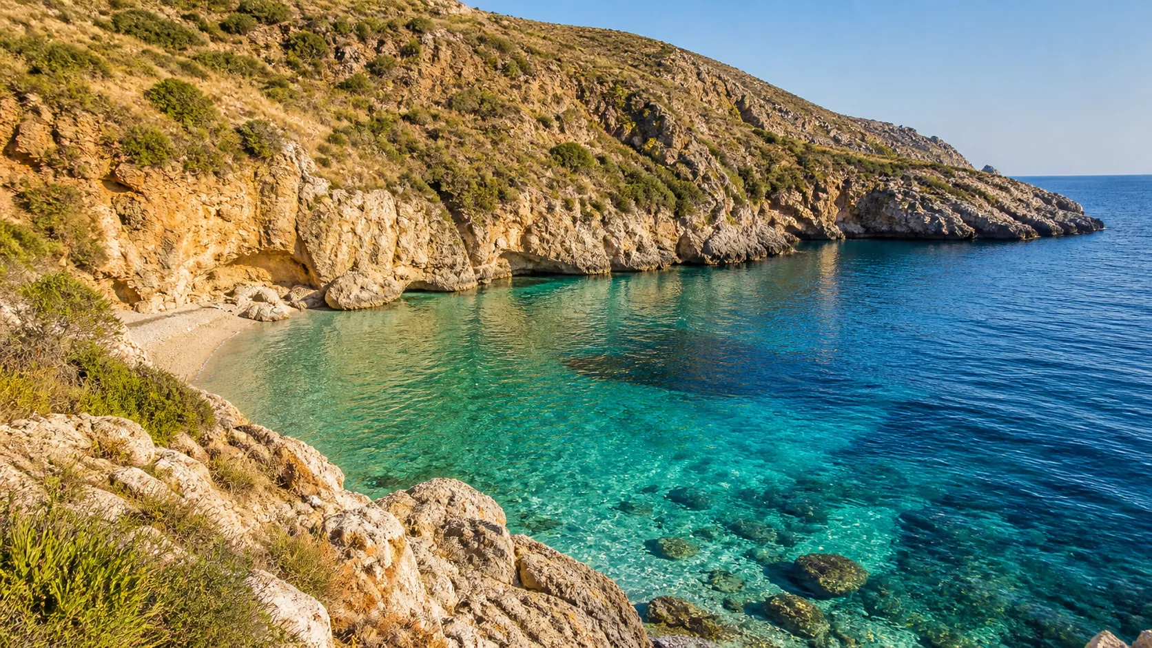 Zingaro-Naturreservat mit türkisem Wasser und Felsenküste